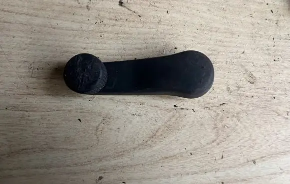 Volkswagen Golf V Rear door window winding handle 1K0839581A