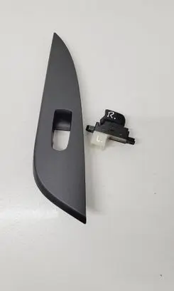 Nissan Pulsar Electric window control switch 829603ZL0A