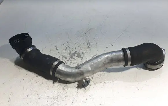 BMW 3 E90 E91 Intercooler hose/pipe 7798101