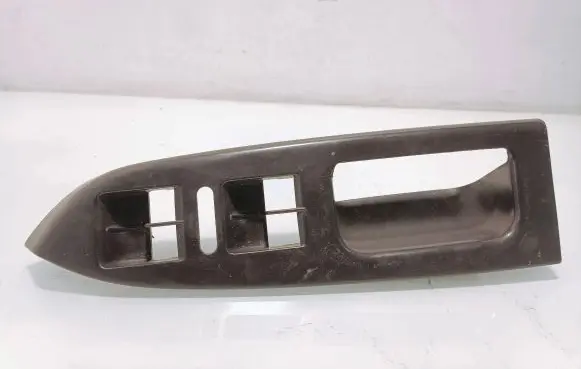 Volkswagen Touran II Front door window switch trim 1T1867371H