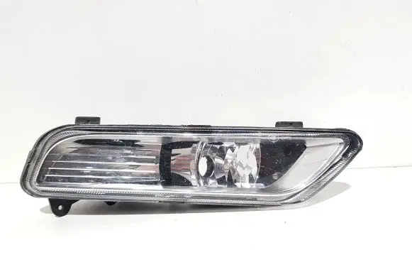 Volkswagen PASSAT B7 Front fog light