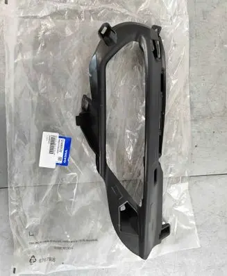 Volvo XC60 Fog light bracket 31449132
