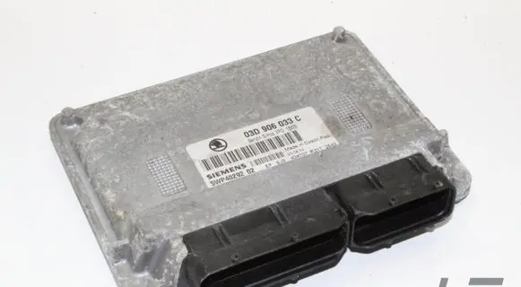 Skoda Fabia Mk1 (6Y) Engine control unit/module 03D906033C 5WP40292