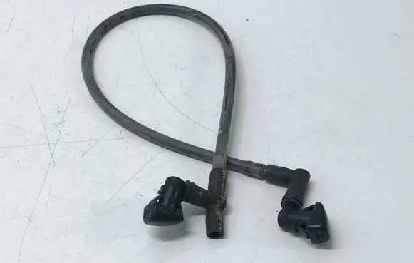 Ford Ecosport Windshield washer spray nozzle 