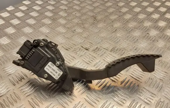 Renault Laguna II Accelerator throttle pedal 8200002904