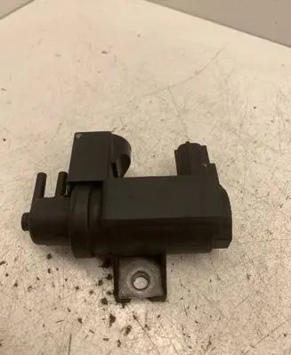 Toyota Avensis T250 Vacuum valve 70051308 06T208