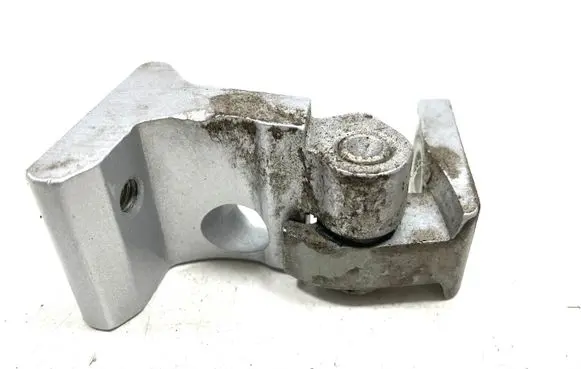Audi A3 S3 A3 Sportback 8P Rear door upper hinge 8P483302A A046573