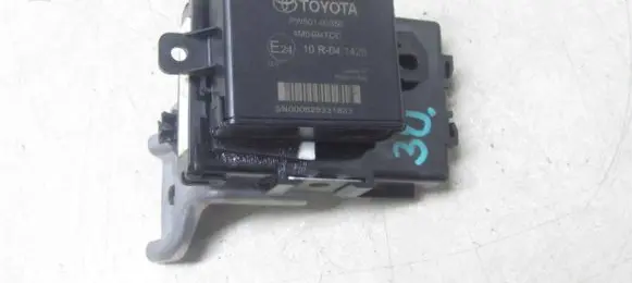Toyota Avensis T270 Other control units/modules 4M0494TCC