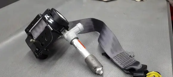 Volvo S60 Front seatbelt 39969917