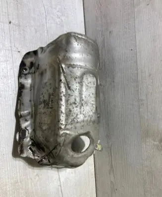 Citroen C3 Aircross Exhaust heat shield 9824001580