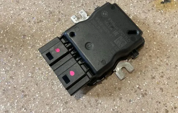 BMW X2 U10 Fuel injection pump control unit/module 5B36DD9