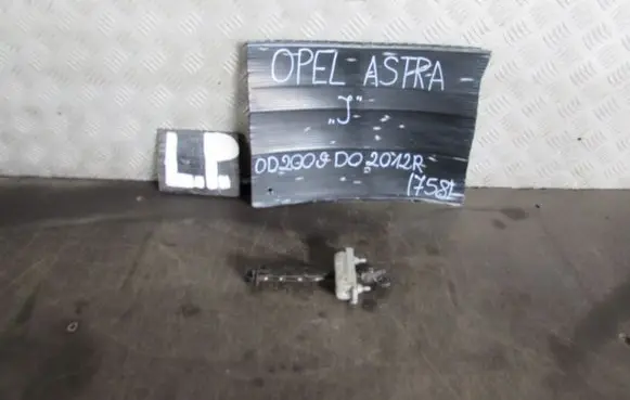 Opel Astra J Front door check strap stopper 13270665AA