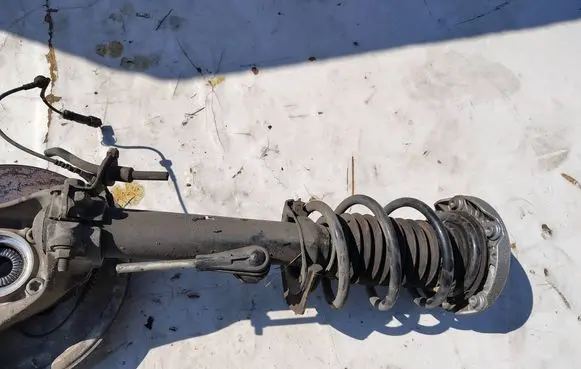 BMW X2 F39 Front shock absorber with coil spring