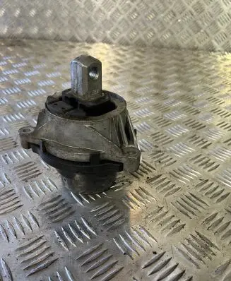 BMW 4 F36 Gran coupe Engine mount bracket 6799104