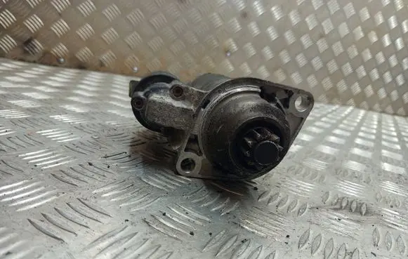 Volkswagen PASSAT B5 Starter motor
