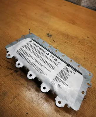 BMW 6 F12 F13 Passenger airbag 608739301C 39914702308