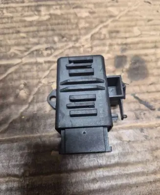 Volkswagen Touareg I Seat heating relay 1Z0959772B PA6GF30