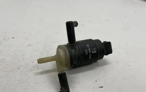 Opel Astra J Windscreen/windshield washer pump 24439254