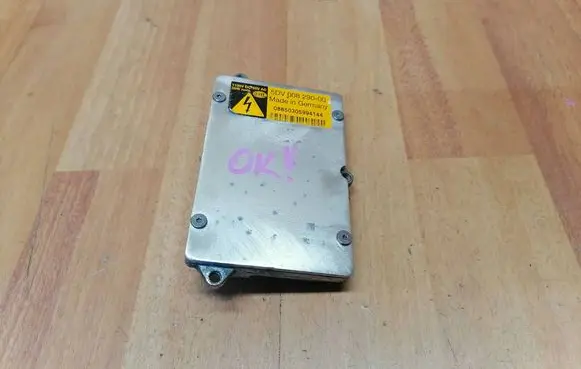 Mercedes-Benz CLS C219 Headlight ballast module Xenon 5DV00829000 A0028202326 5DV008290