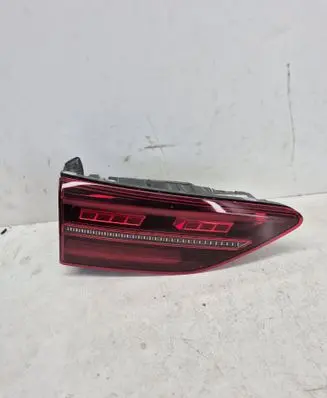 Volkswagen Golf VIII Tailgate rear/tail lights 5H0945307A