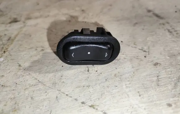 Opel Zafira A Electric window control switch 90561388 13363100