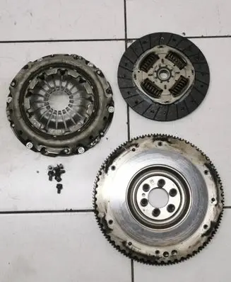 Renault Captur Clutch set kit 301012218r C1037507 1037501
