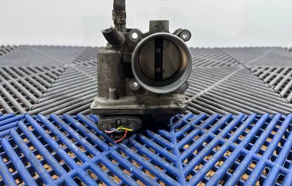 Toyota Prius+ (ZVW40) Throttle valve 2203037060 E2482 05088