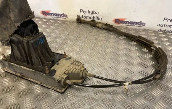 Renault Laguna II Gear shift cable linkage 8200172833