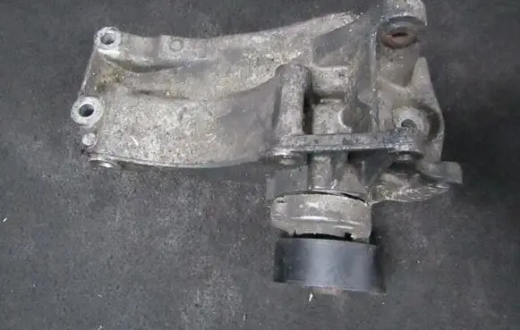 Volkswagen Golf IV Engine mounting bracket 030145169H