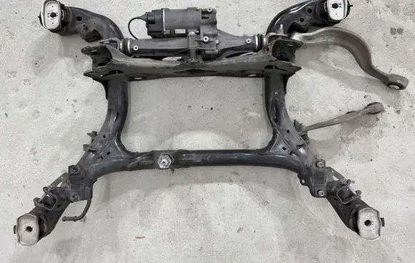 Audi Q7 4M Rear axle beam with reductor 