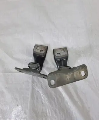 Opel Astra J Tailgate/trunk/boot hinge
