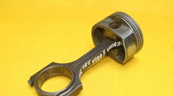 KIA Optima Piston with connecting rod