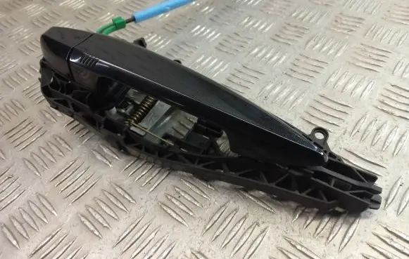 BMW X1 F48 F49 Front door exterior handle 7401211