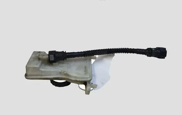 Peugeot 308 Brake fluid reservoir 9807651580