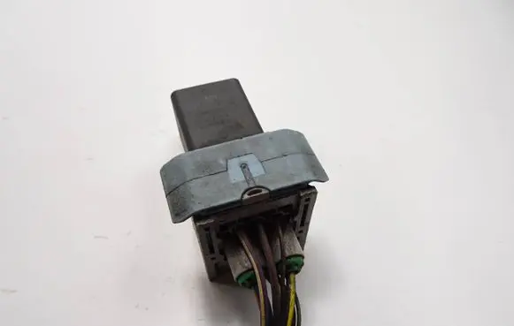 Ford Mondeo MK V Glow plug pre-heat relay 9803299780 20150119 51299058A