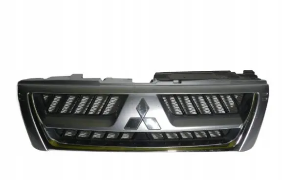 Mitsubishi Pajero Front bumper upper radiator grill MN117713