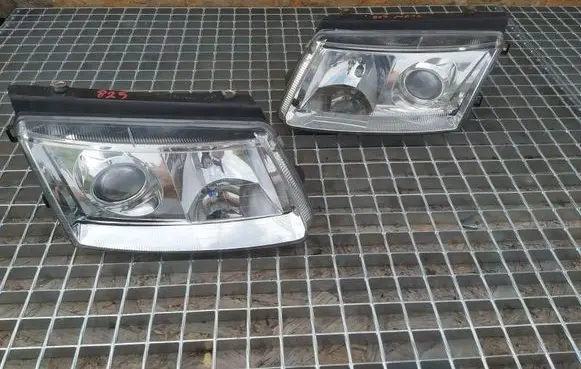 Volkswagen Tiguan Headlights/headlamps set 123456