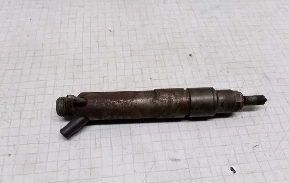 Volkswagen Sharan Fuel injector 028130201T