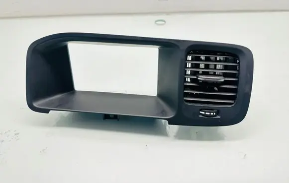 Volvo V60 Dash center air vent grill 39804063