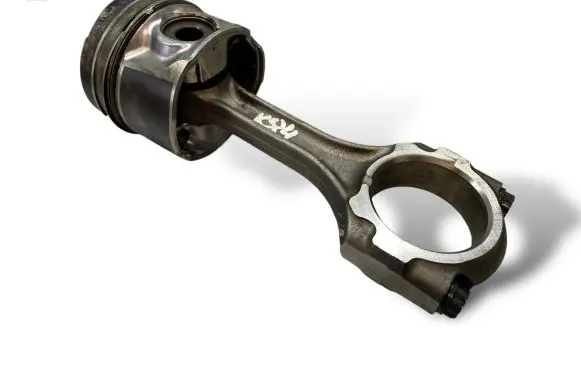 Toyota Avensis T250 Piston with connecting rod 1ADFTV K84