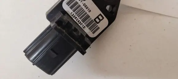 Toyota Corolla Verso AR10 Airbag deployment crash/impact sensor 8983105010 133624301D