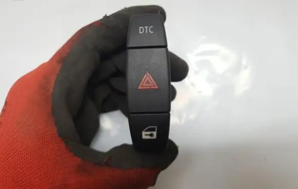 BMW 1 E81 E87 Hazard light switch 6945603