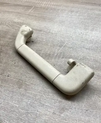 Volkswagen Touareg I Front interior roof grab handle 7L0857607A