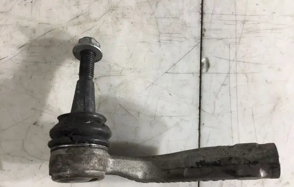 Volvo S60 Steering tie rod end 32221687