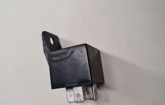 Audi A6 S6 C5 4B Other relay