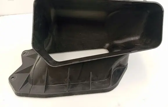 Porsche Macan (95B) Air intake duct part 8K2819904