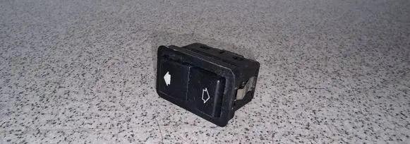 BMW 5 E39 Electric window control switch 8368974