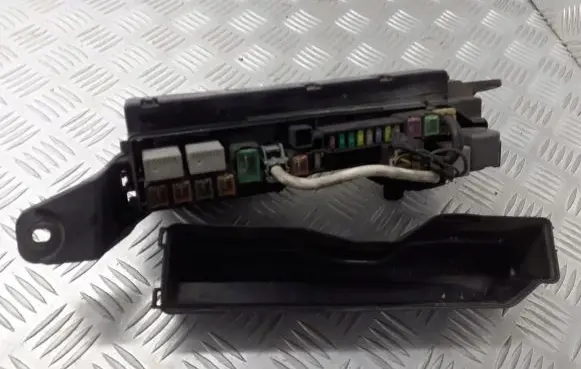 Toyota Avensis T250 Fuse box set