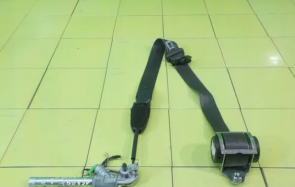 Opel Corsa E Front seatbelt 607707500H BEZPIECZENSTWA