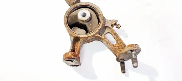 Toyota Avensis T270 Engine mount bracket